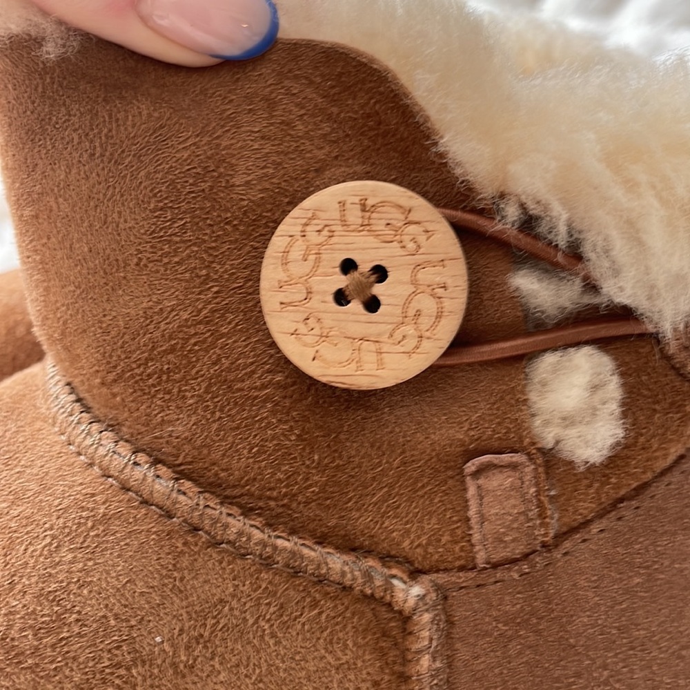Ugg Mini Bailey Button Chestnut - image 2